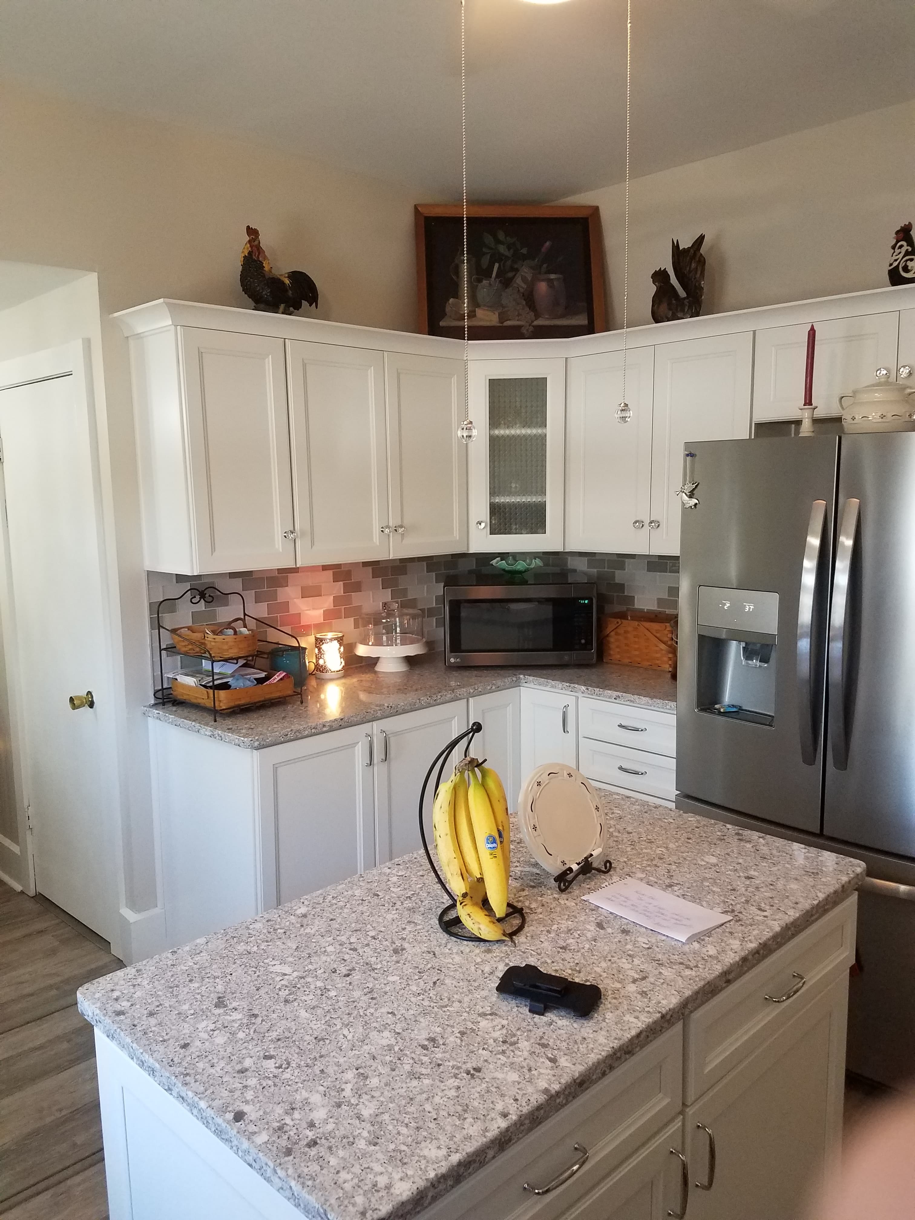 Kitchen corner cabinets with crown moulding